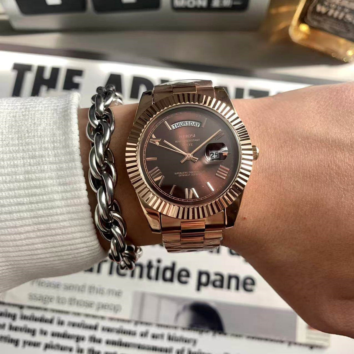 Classic Retro Calendar Watch — Vintage Style
